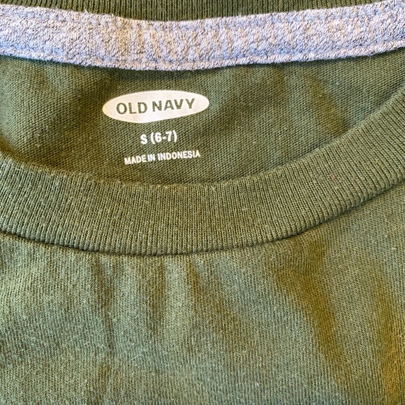 Old Navy long sleeve graphic t-shirt - Picture 3 of 4